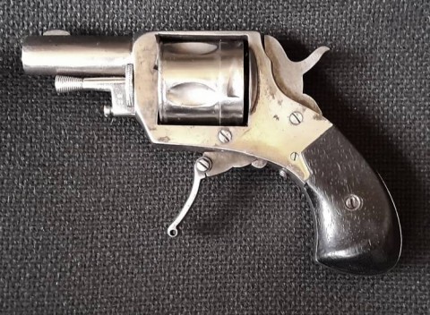 C - ARMI ANTICHE -  - REVOLVER A PERCUSSIONE  Cal. 32,   5 Colpi.   �R L C Cor.�,   ca.1880.