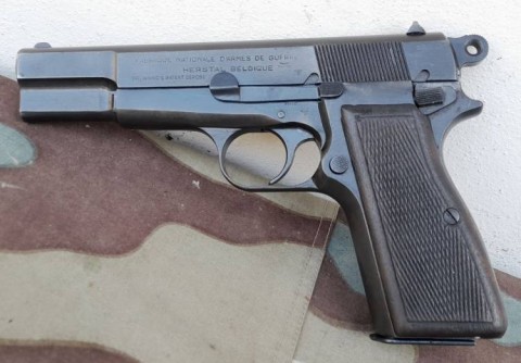 F - ARMI DISATTIVATE -  - PISTOLA BROWNING M. HP.35 con WaA (P.35b).