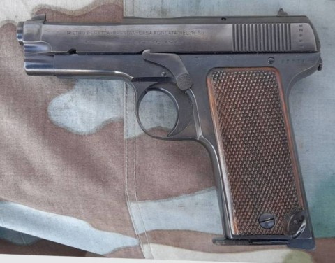 E - ARMI ATTIVE -  - PISTOLA   BERETTA  Brev. 1915 - Mod. 15.  Cal.9 Glisenti  (1).
