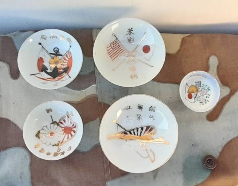 A - ANTIQUARIATO -  - N. 5 TAZZINE da Sake  Marina e Esercito Imperiale.  II GM.