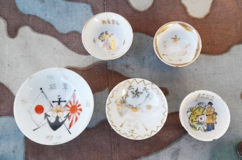 A - ANTIQUARIATO -  -  N.5  TAZZINE da Sake. Marina e Esercito  Imperiale.  II GM (1).