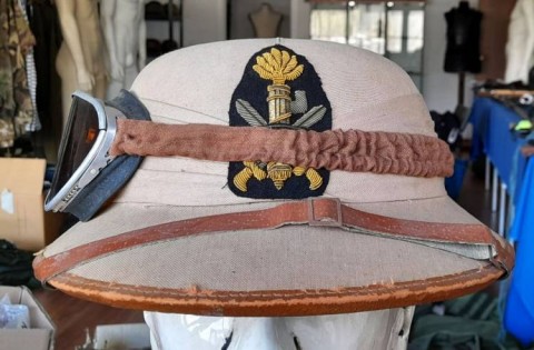 I - MILITARIA STORICA -  - CC.NN.   CASCO COLONIALE Mod. ADEN  UFF.  VI^ LEG.�SFORZESCA�.