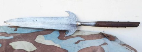 C - ARMI ANTICHE -  - PARTIGIANA   con parte di Asta coeva.    Italia,  Sec. XVII.