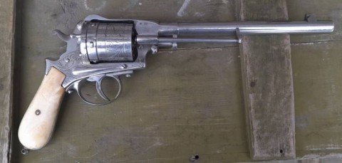 C - ARMI ANTICHE -  - AU    REVOLVER  GUSS  MONTENEGRINO  x  UFF. DI CAVALLERIA  Mod. 1870.