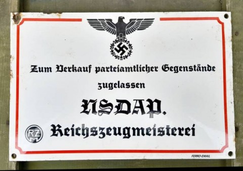 I - MILITARIA STORICA -  - NSDAP   TARGA  in Ferro Smaltato  �Zum Werkaus parteiamtlicher Gegenst�nde  zugenlassen NSDAP RZM Reichszeugmasterei�.             cm. 30x20 	  