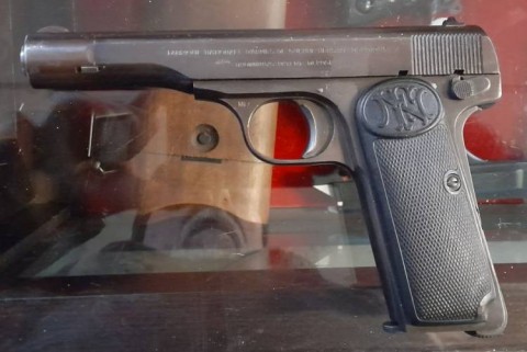 E - ARMI ATTIVE -  - PISTOLA  BROWNING 1910/22      c/WaA  (3).