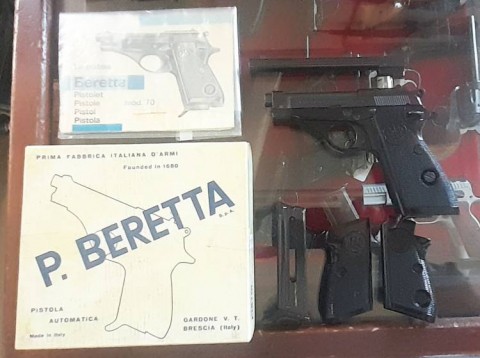E - ARMI ATTIVE -  - BERETTA  Mod. 71  Cal. 22 LR + CANNA + GUANCETTE + SERBATOIO + SCATOLA.